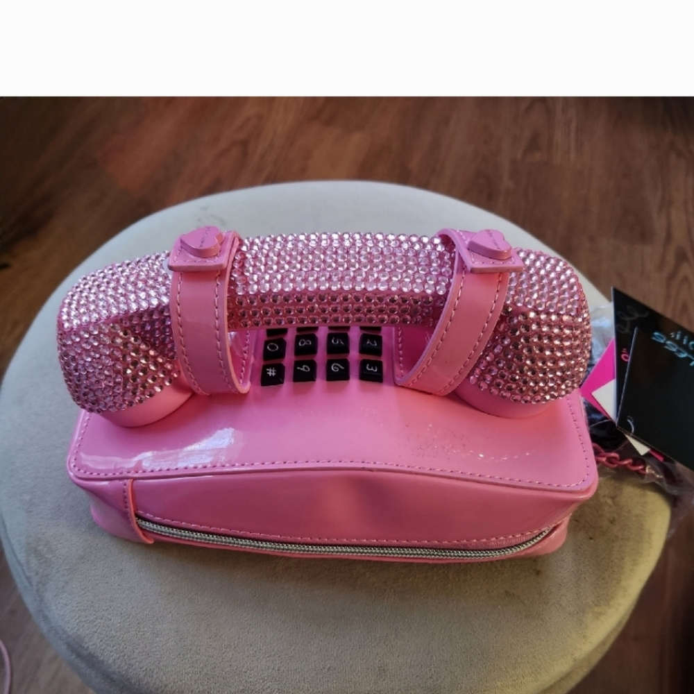 BETSEY JOHNSON Wireless Phone Purse Crossbody